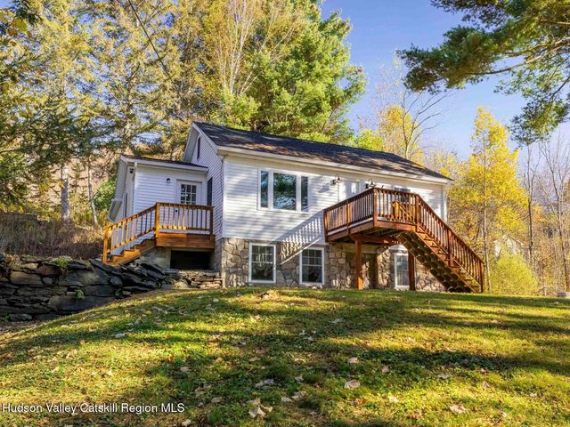 7 Karlstadt Road, Windham, NY 12496