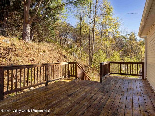 7 Karlstadt Road, Windham, NY 12496