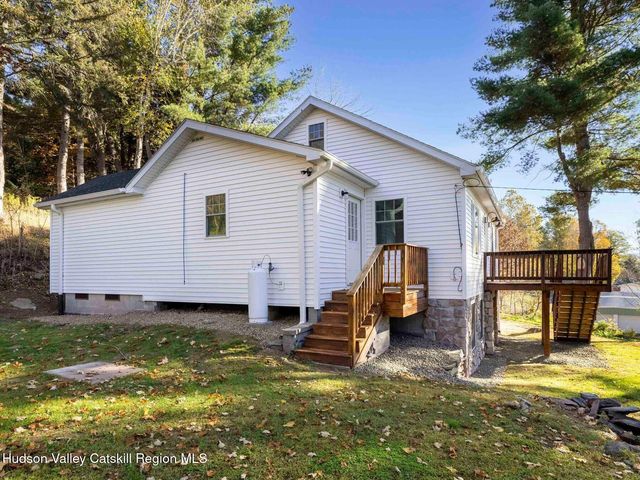 7 Karlstadt Road, Windham, NY 12496