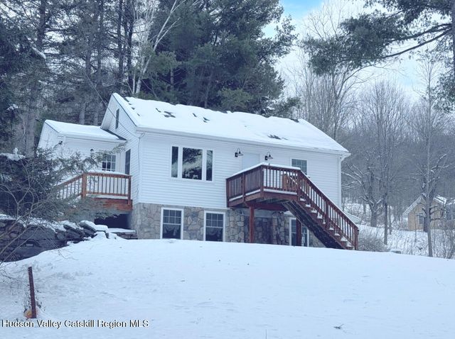 7 Karlstadt Road, Windham, NY 12496