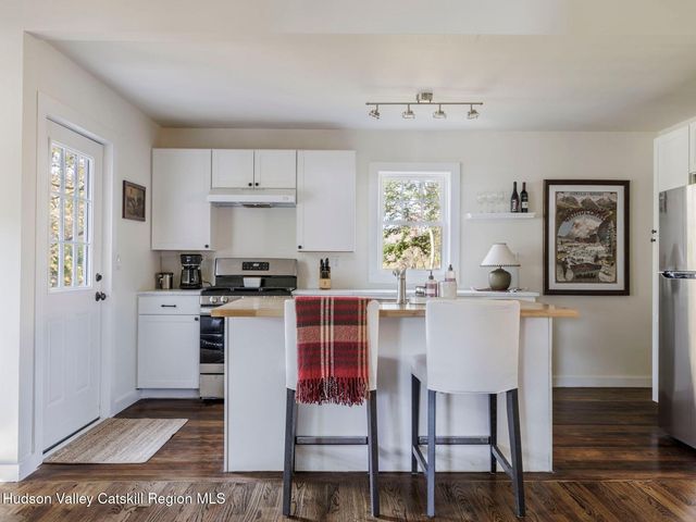 7 Karlstadt Road, Windham, NY 12496