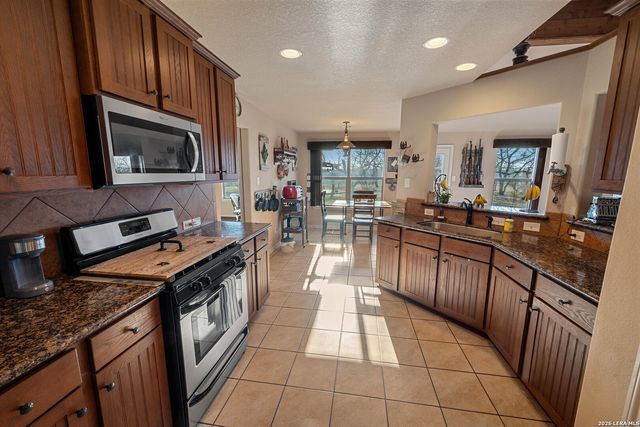 530 Pr D47, Charlotte, TX 78011