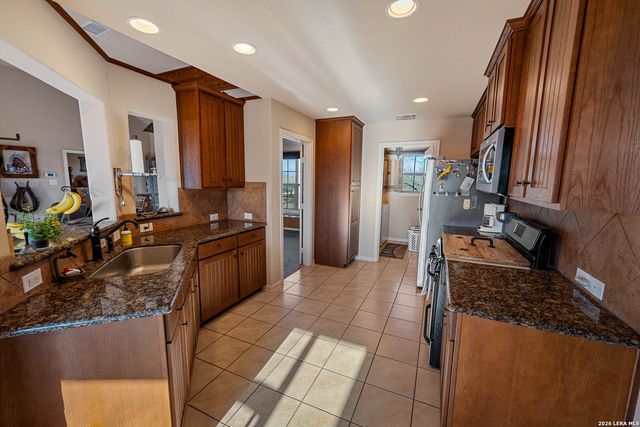 530 Pr D47, Charlotte, TX 78011