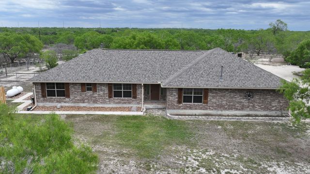 530 Pr D47, Charlotte, TX 78011