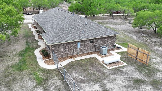 530 Pr D47, Charlotte, TX 78011