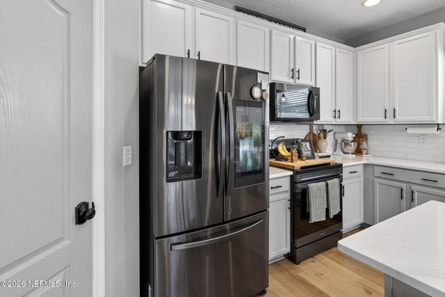 4683 PINE LAKE Drive, Middleburg, FL 32068