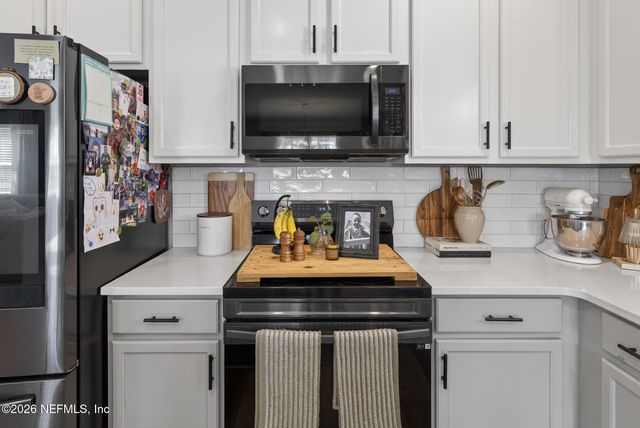 4683 PINE LAKE Drive, Middleburg, FL 32068