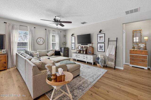 4683 PINE LAKE Drive, Middleburg, FL 32068