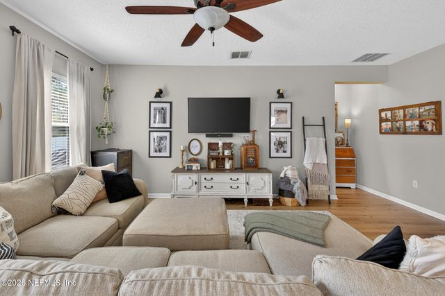 4683 PINE LAKE Drive, Middleburg, FL 32068