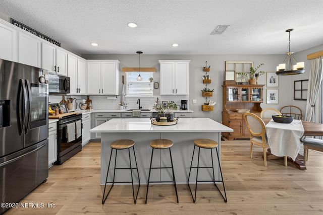 4683 PINE LAKE Drive, Middleburg, FL 32068