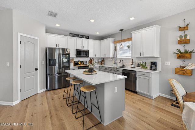 4683 PINE LAKE Drive, Middleburg, FL 32068