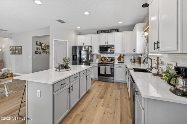 4683 PINE LAKE Drive, Middleburg, FL 32068