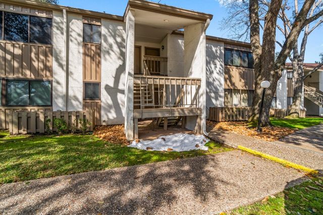 12100 Melville Drive 302C, Montgomery, TX 77356