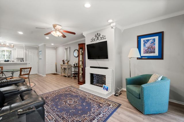 12100 Melville Drive 302C, Montgomery, TX 77356