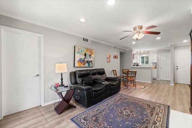12100 Melville Drive 302C, Montgomery, TX 77356