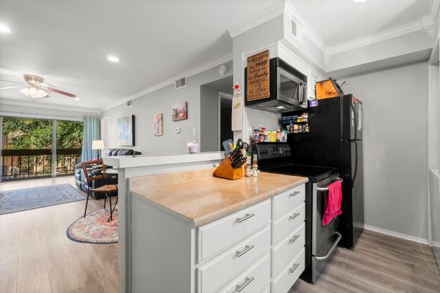 12100 Melville Drive 302C, Montgomery, TX 77356