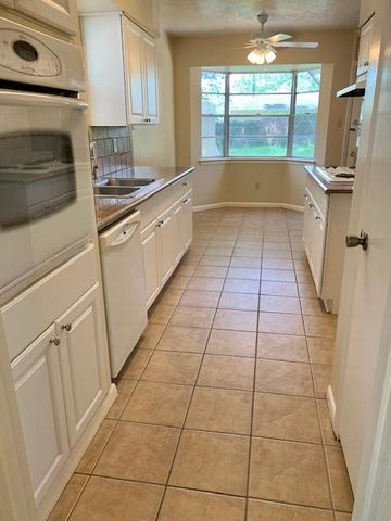 16215 Rill Lane, Houston, TX 77062