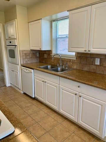 16215 Rill Lane, Houston, TX 77062