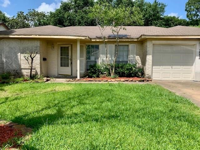 16215 Rill Lane, Houston, TX 77062
