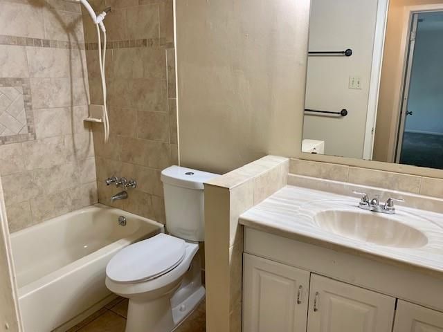 16215 Rill Lane, Houston, TX 77062