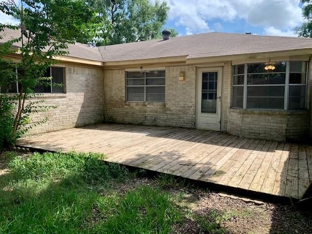 16215 Rill Lane, Houston, TX 77062