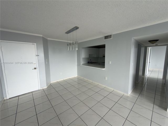 8231 NW 8th St 2-504, Miami, FL 33126