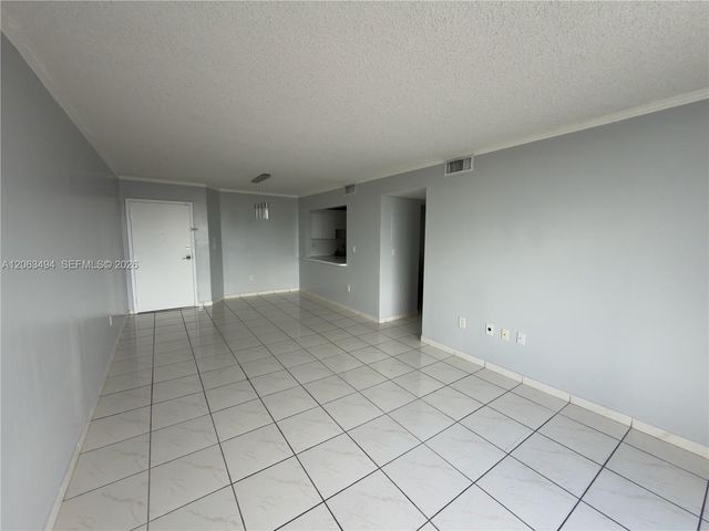 8231 NW 8th St 2-504, Miami, FL 33126