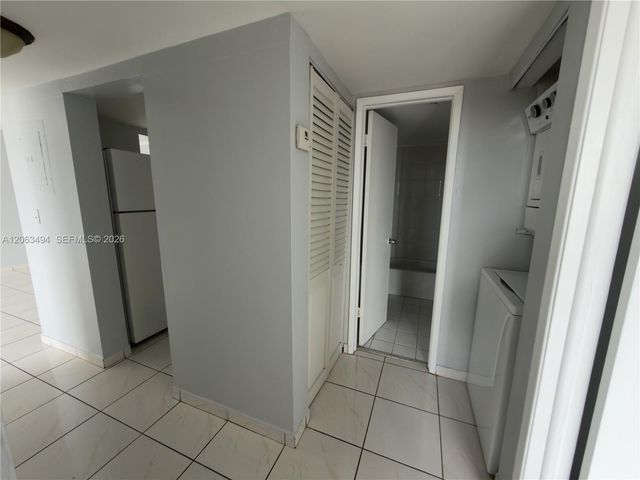 8231 NW 8th St 2-504, Miami, FL 33126