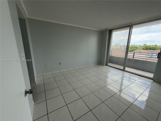 8231 NW 8th St 2-504, Miami, FL 33126