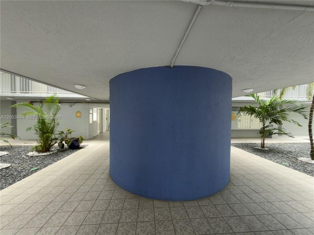 8231 NW 8th St 2-504, Miami, FL 33126