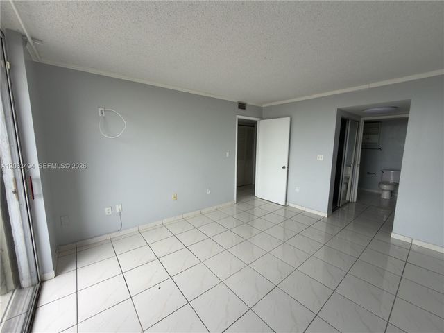 8231 NW 8th St 2-504, Miami, FL 33126