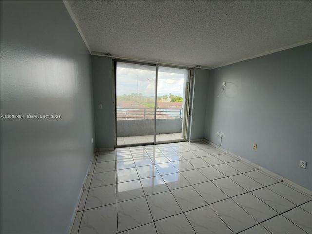 8231 NW 8th St 2-504, Miami, FL 33126