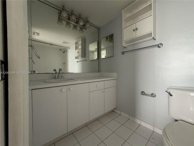 8231 NW 8th St 2-504, Miami, FL 33126