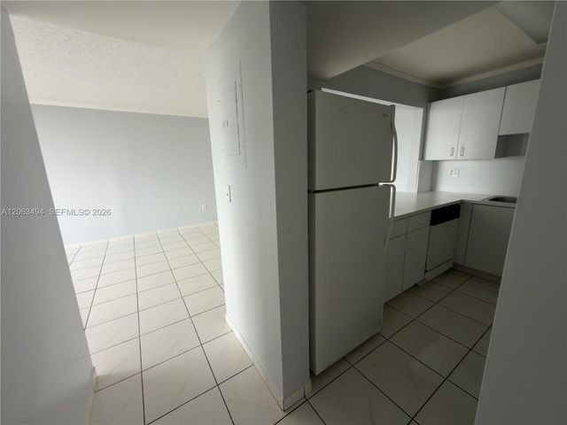 8231 NW 8th St 2-504, Miami, FL 33126