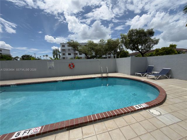 8231 NW 8th St 2-504, Miami, FL 33126