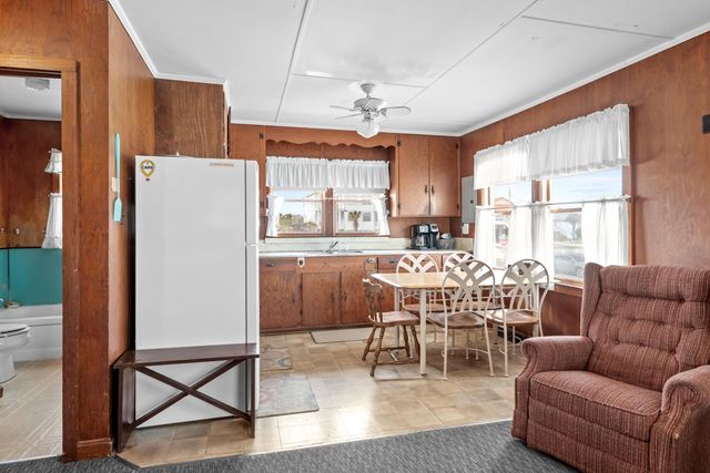 123 Yaupon Ave., Murrells Inlet, SC 29576