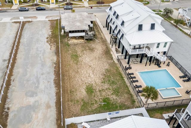 123 Yaupon Ave., Murrells Inlet, SC 29576