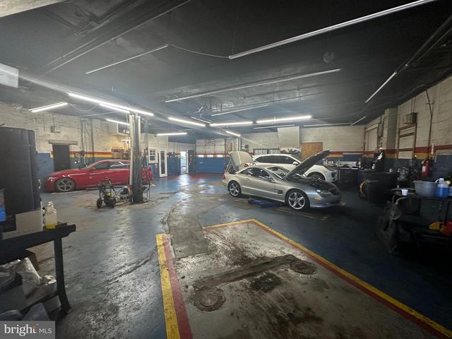 1082 DEKALB ST, Bridgeport, PA 19405