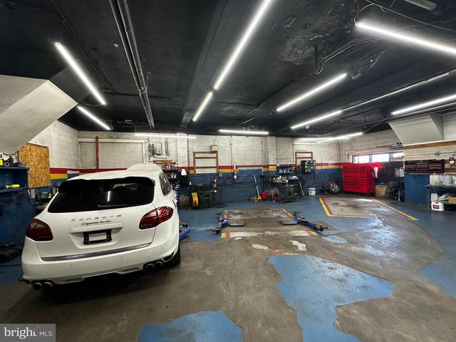 1082 DEKALB ST, Bridgeport, PA 19405