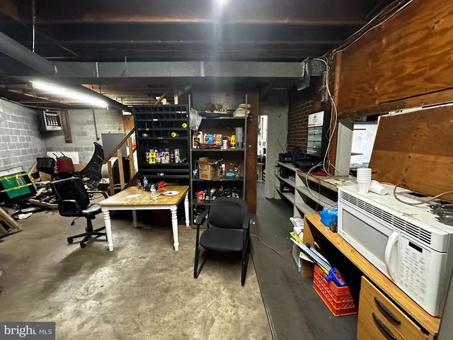 1082 DEKALB ST, Bridgeport, PA 19405