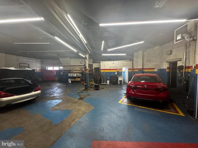 1082 DEKALB ST, Bridgeport, PA 19405