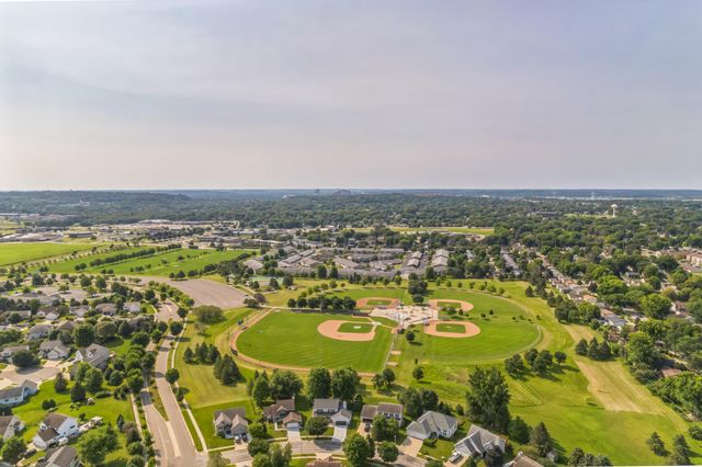 851 Londonderry Lane NW, Rochester, MN 55901