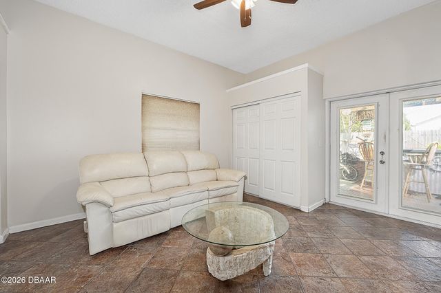 135 S Hollywood Avenue, Daytona Beach, FL 32118