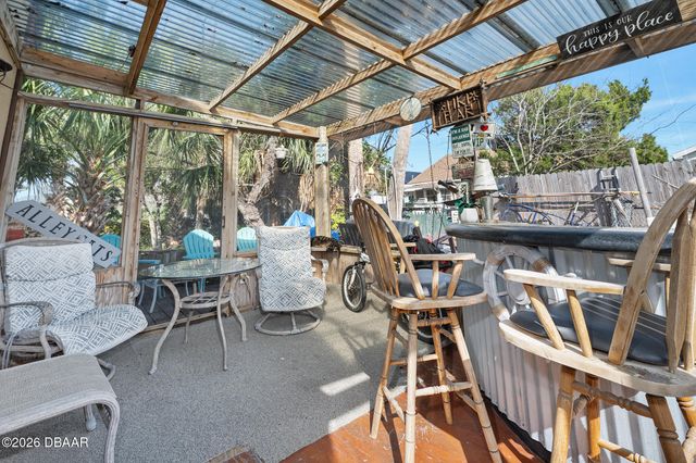 135 S Hollywood Avenue, Daytona Beach, FL 32118