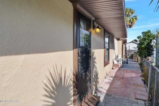 135 S Hollywood Avenue, Daytona Beach, FL 32118