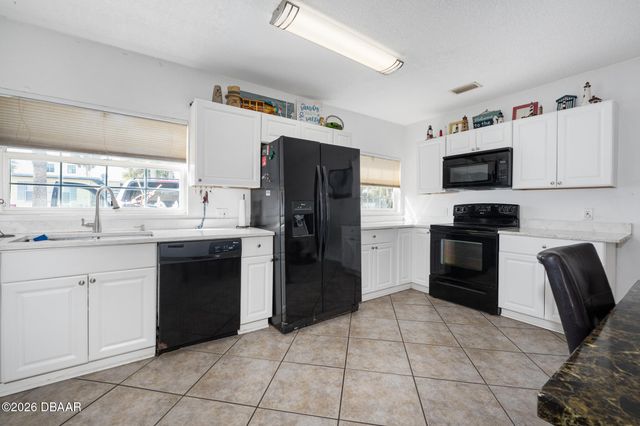 135 S Hollywood Avenue, Daytona Beach, FL 32118