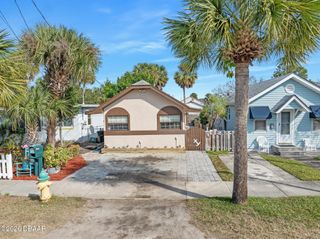 135 S Hollywood Avenue, Daytona Beach, FL 32118