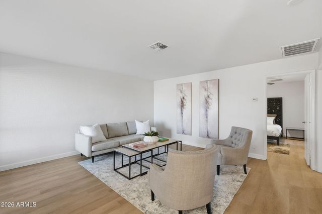 409 W PONTIAC Drive 1, Phoenix, AZ 85027