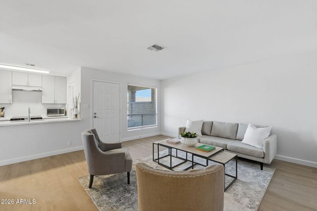 409 W PONTIAC Drive 1, Phoenix, AZ 85027