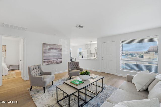 409 W PONTIAC Drive 1, Phoenix, AZ 85027